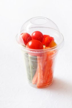 Taze sebze atıştırmak için