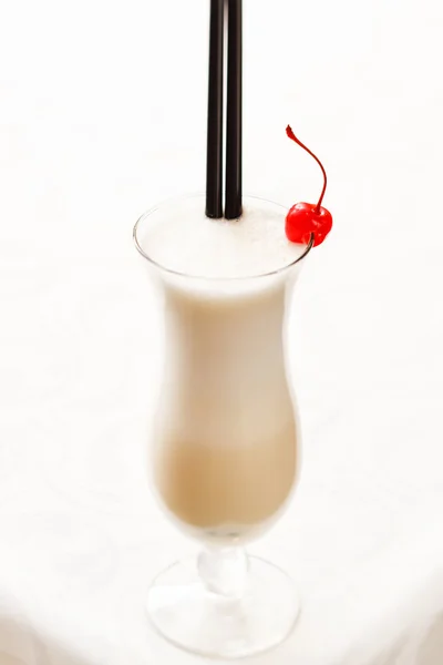 Вкусный холодный коктейль — стоковое фото