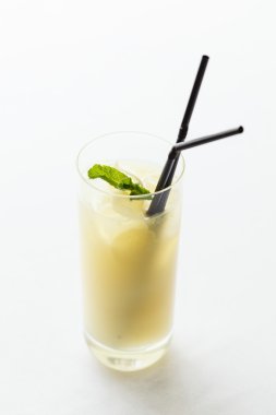 lezzetli soğuk kokteyl 