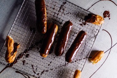 tatlı çikolata eklerleri