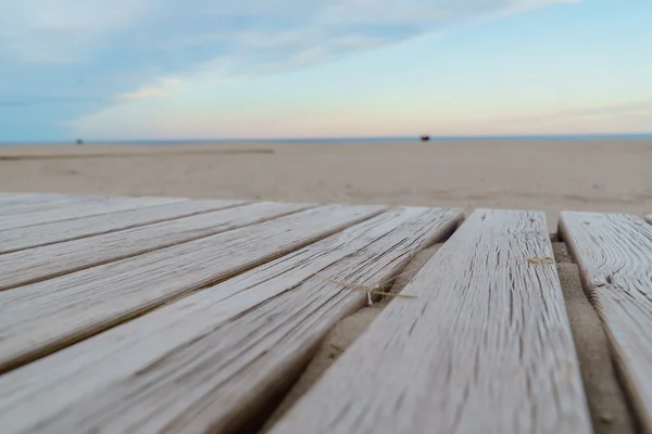 Drewniane podłogi na plaży — Zdjęcie stockowe