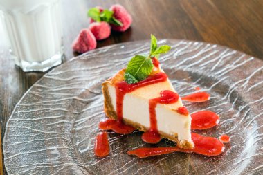 çilek ile pişmiş cheesecakes