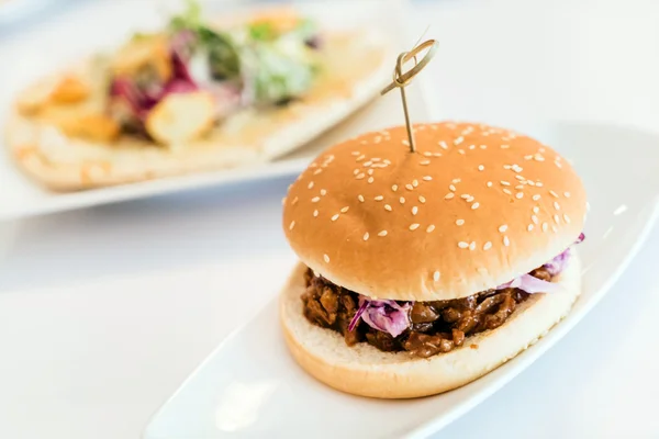 Sebzeler lezzetli burger — Stok fotoğraf