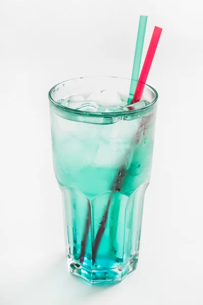 Cocktail de álcool em branco — Fotografia de Stock