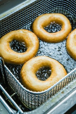 Kızarmış ev yapımı çörek