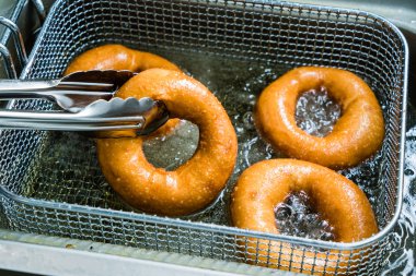 Kızarmış ev yapımı çörek