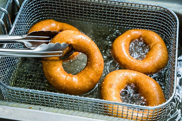 Kızarmış ev yapımı çörek