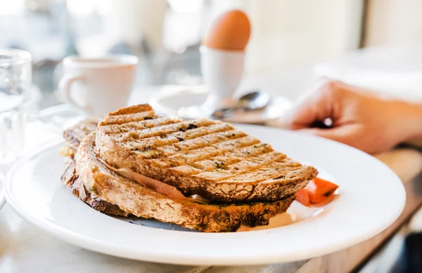 Sabroso desayuno en la cafetería — Foto de Stock