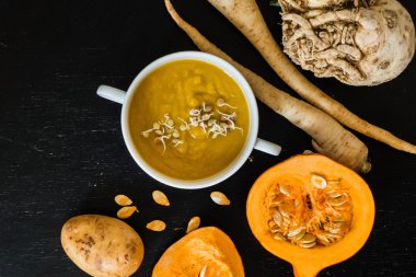 Sebze kremalı çorba.