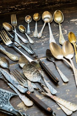 Vintage çatallarla kaşıklar