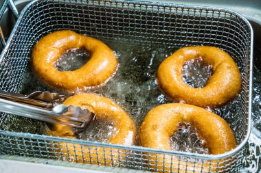 Kızarmış ev yapımı çörek