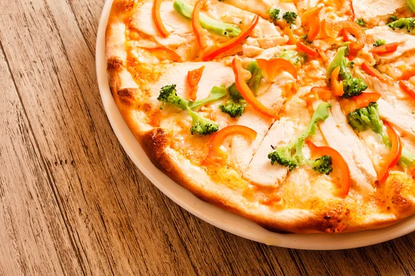 Taze lezzetli pizza — Stok fotoğraf