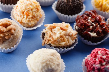 tatlı çikolata şekerlemeleri