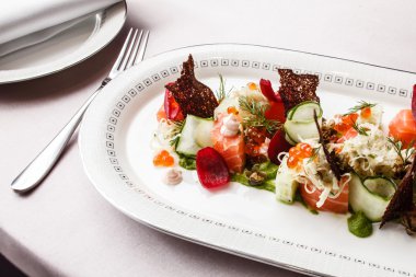 Sebzeli ızgara somon