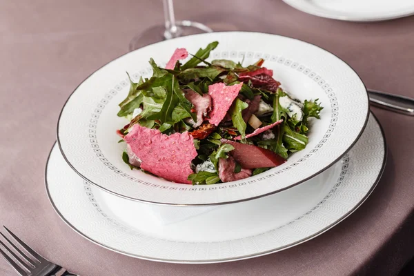 Salat mit Roter Bete und Rucola — Stockfoto