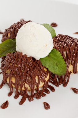 Çikolata kremalı pasta 