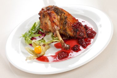 soslu ördek kanatlarını