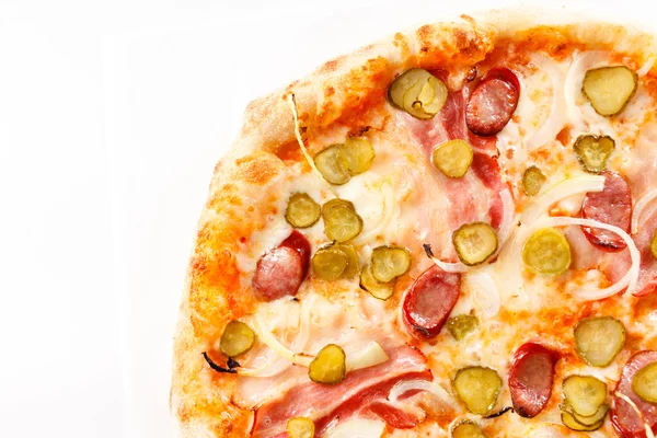 Färska välsmakande pizza — Stockfoto
