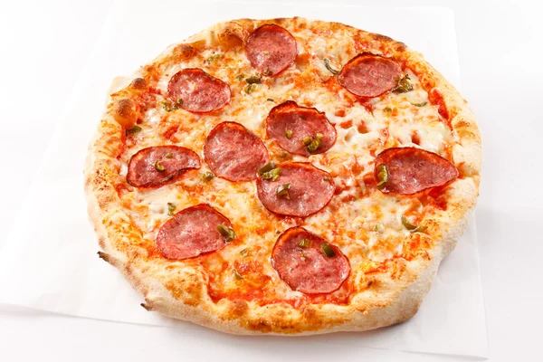 Pysznej pizzy na talerz — Zdjęcie stockowe