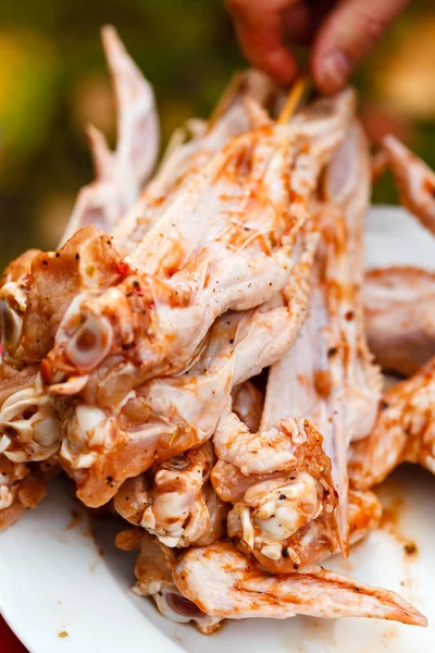 Hühnerflügel kochen — Stockfoto