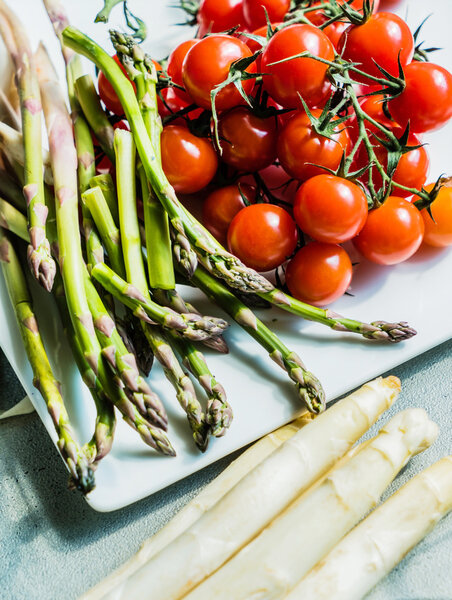 fresh asparagus with tomatoes