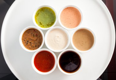 Soslar plaka üzerinde kümesi