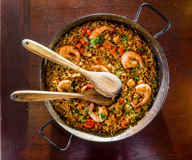 İspanyol deniz ürünleri paella