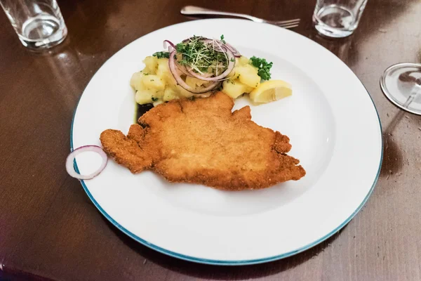 Limon ile klasik şnitzel