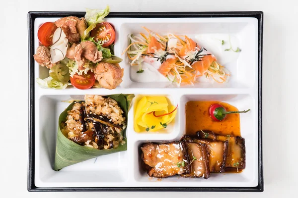 Comida japonesa en caja — Foto de Stock