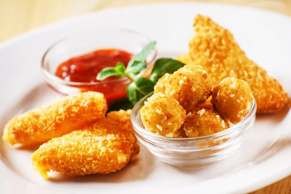 Fried Mozzarella on plate — Stock Photo, Image