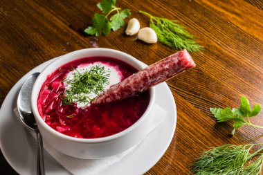 Geleneksel pancar çorbası