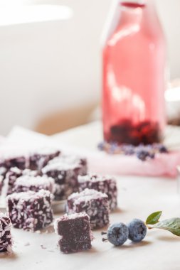 Berry jelatin tatlı