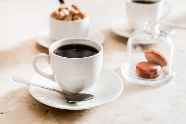 Servido xícara de café — Fotografia de Stock