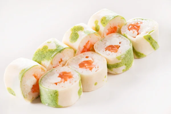 Sabroso sushi en el plato —  Fotos de Stock