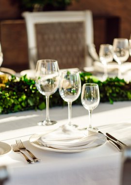 Restoranda servis masası