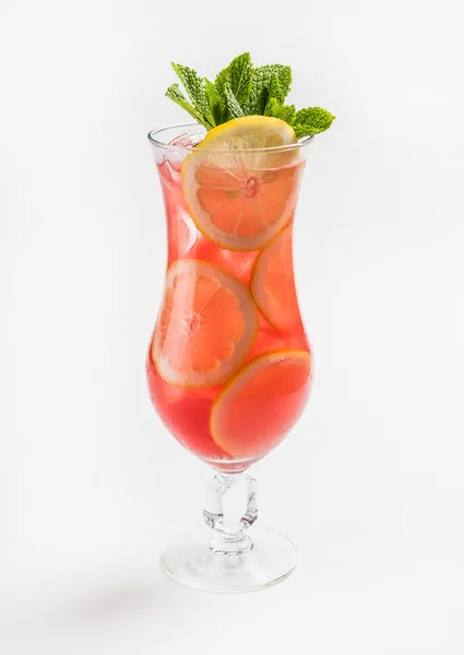 Limonata fresca su bianco — Foto Stock