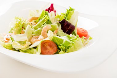 tabak karides salatası
