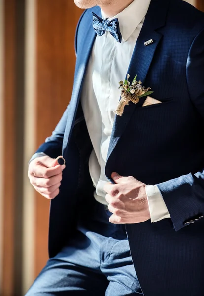 Elegant adult groom — Stock Photo, Image