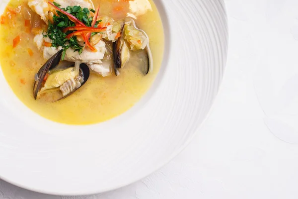 Seafood and vegetables soup — Stock Photo, Image