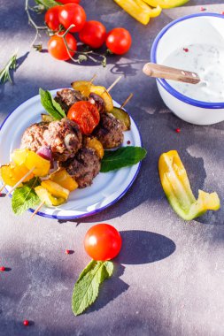 Sebzeli ızgara köfte