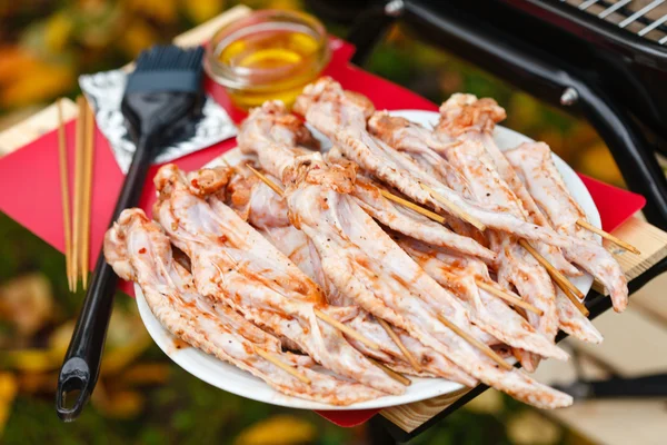 Chicken Wings marinieren — Stockfoto