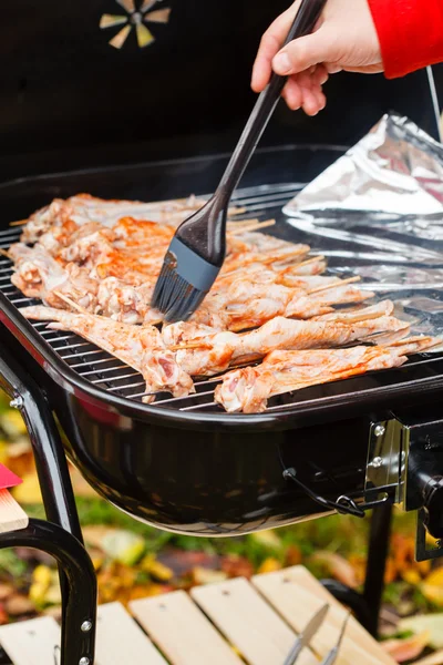 Grilling chicken wings — Stock Photo, Image