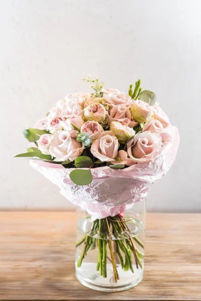 Ramo de flores rosa — Foto de Stock