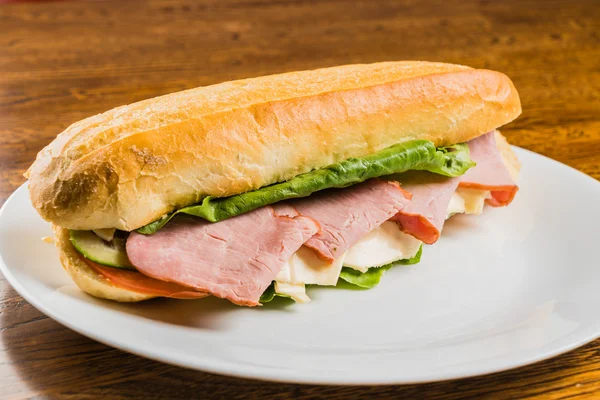 Смачні багет сендвіч — стокове фото