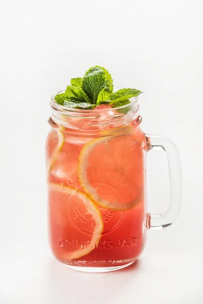 Verse limonade in pot — Stockfoto