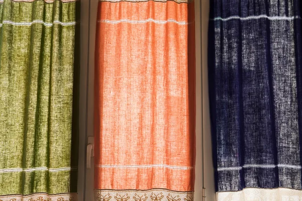 Cortinas país colorido — Fotografia de Stock