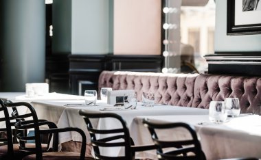 Restauant tabloları hizmet