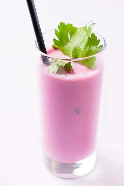 Smoothie betterave sur blanc — Photo