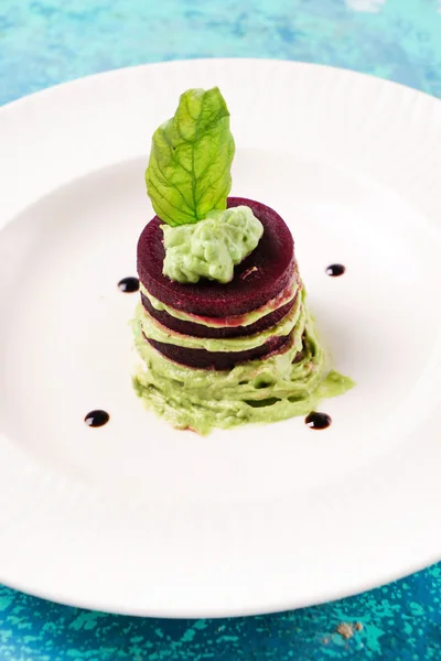 Beetroot salad on plate — Stock Photo, Image
