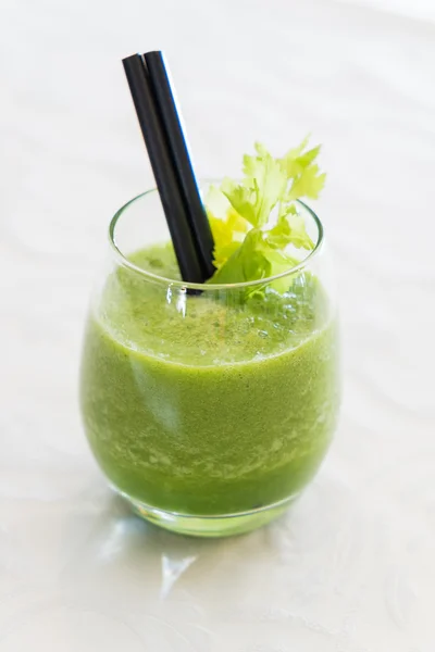 Grüner Smoothie im Glas — Stockfoto